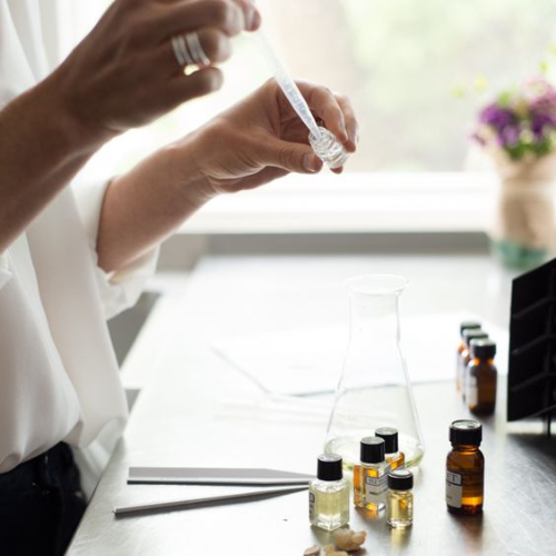 Why Essential Oils Are a Better Option vs. Fragrances